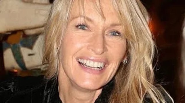 11 ans d'amour inconditionnel... : Estelle Lefébure se dévoile comme j@mais sur Instagram !