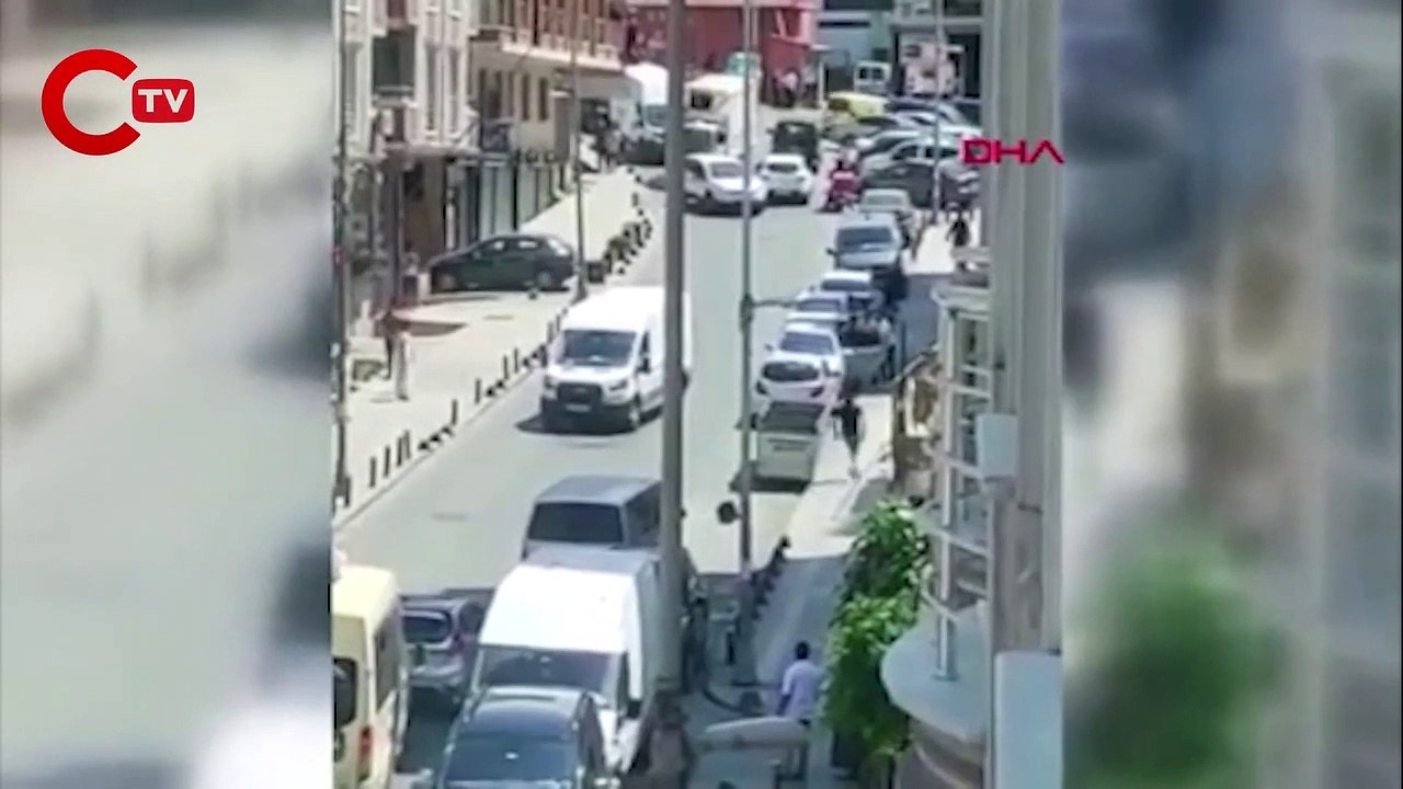 Filmleri aratmayan olay : Kuyumcu aracından '9 kilo altın' yağmaladılar