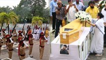 Singer KK को West Bengal Police का Gun Salute, Mamta Banerjee का Tribute | Boldsky #Entertainment