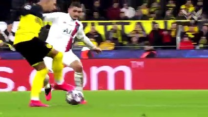 Football moments when 1 vs 1 isn't fair