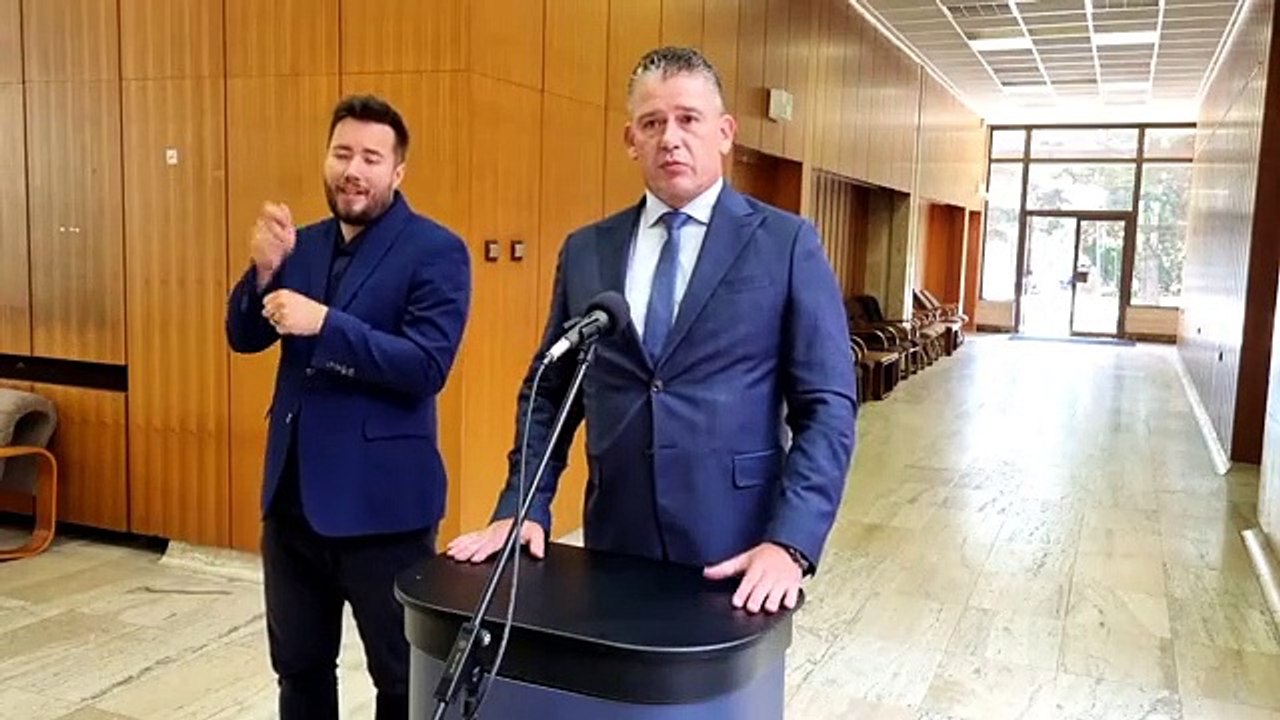 ZÁZNAM: Mikulec: S dodaním tabuliek s evidenčným číslom by od júna už nemal byť problém