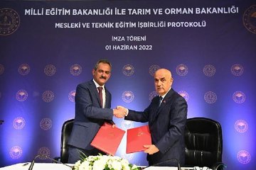 Bakan Özer: Tarım alanında eğitim veren meslek liselerini Tarım ve Orman Bakanlığı'yla yöneteceğiz