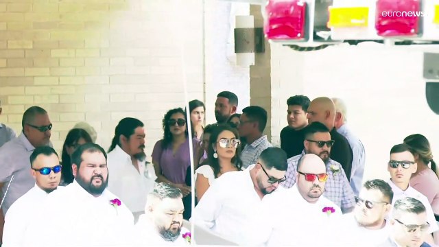Começam os funerais das 21 vítimas do ataque à escola primária de Uvalde