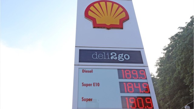 ADAC: Spritpreis sinkt stark - E10 rund 30 Cent billiger