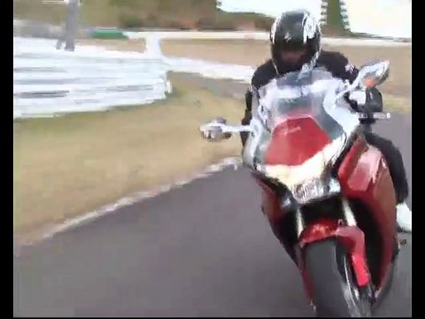 1er essai moto Honda VFR1200F Japon 2009 par Moto-Station !