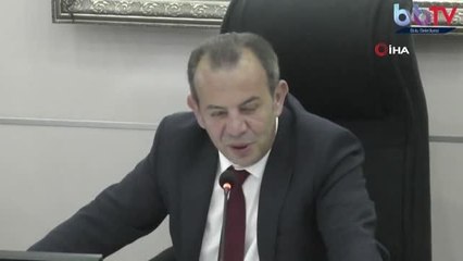 Bolu'da kadınlar, ellerinde "Terbiyesiz Tanju Özcan" pankartlarıyla yürüdü