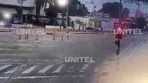 Dos heridos tras choque de un vehículo con una patrulla que terminó impactando a un poste