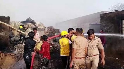 मानसरोवर मेट्रो स्टेशन के पास झुग्गी झोपड़ियों में लगी आग