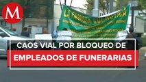 Empleados de funerarias protestan en Av. Chapultepec