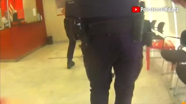 Detenido un ladrón armado durante el atraco a un banco en Málaga