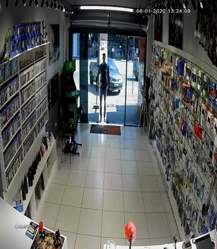 Câmeras de segurança flagram assalto a loja de eletrônicos em Igarapé