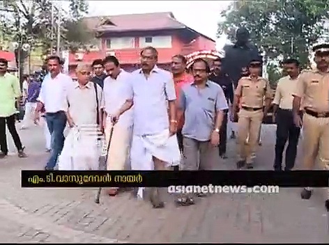 എം ടി വാസുദേവന്‍ നായര്‍ മിഠായി തെരുവ് സന്ദര്‍ശിച്ചു