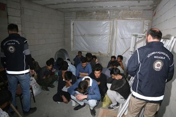 Bir evde 20 düzensiz göçmen yakalandı