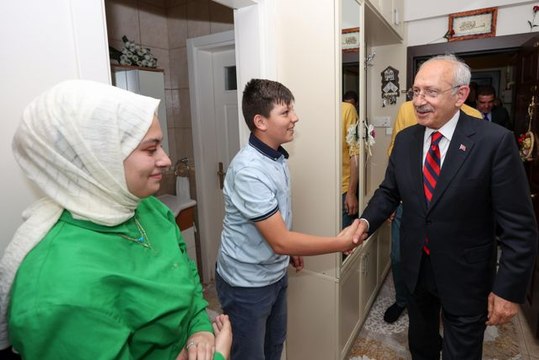 Kemal Kılıçdaroğlu, Gençosman Killik'in Ailesini Ziyaret Etti
