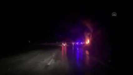 Bariyere çarpan alüminyum yüklü tır yandı