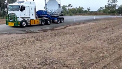 Dulacca wind farm blades being delivered. Source: Jamie Theore, RES