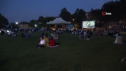 'Açık Hava Sinema Geceleri' "Turist Ömer Uzay Yolunda" filmi ile başladı