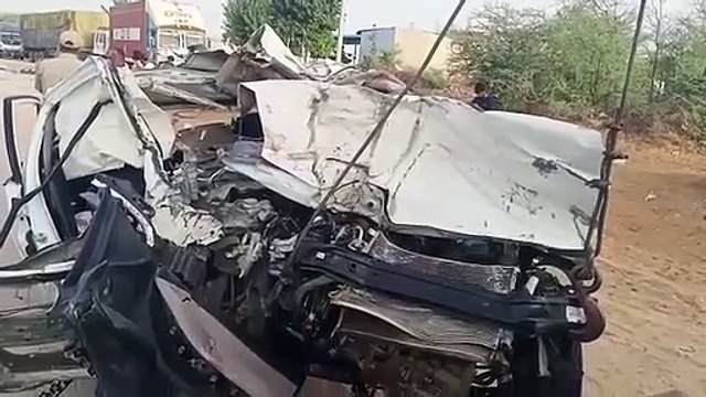 भीषण सड़क हादसा: ट्रक से टकराई तेज रफ्तार कार, खाटूश्यामजी जा रहे तीन विद्यार्थियों दर्दनाक मौत, एक गंभीर घायल