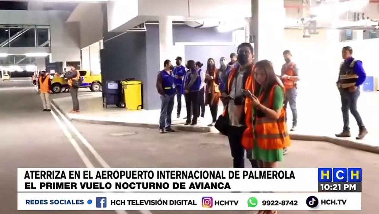 Llega primer vuelo nocturno a Palmerola