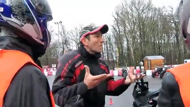 Formation à la conduite des 125, scooters, motos et MP3 LT La position