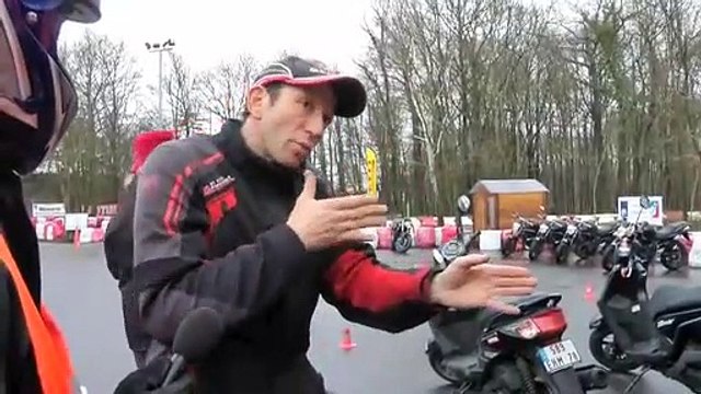 Formation à la conduite des 125, scooters, motos et MP3 LT Le freinage