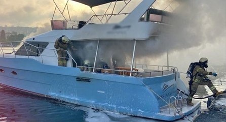 Büyük panik yaşandı! Sahile demirleyen tekne alev alev yandı