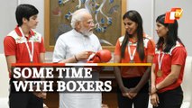 PM Modi Meets India's Newest Women Boxing World Champions