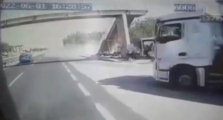 2 öğrencinin öldüğü kaza anı araç kamerasında