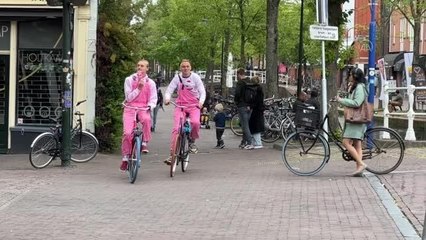 ROTTERDAM - Dünyada kişi başına düşen ortalama bisiklet sayısı en fazla Hollanda'da