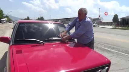 "Nazlı Şahin" ismini verdiği otomobile gözü gibi bakıyor...Özal ve Erbakan'ın bindiği otomobilini haftada sadece 2 saat kullanıyor