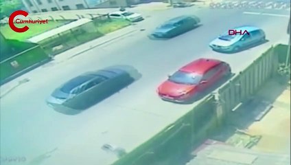 İstanbul Çekmeköy'de iki ayrı kaza kamera'da