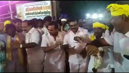 திருவிழாவில் ஆட்டம் போட்ட அமைச்சர் சக்கரபாணி!