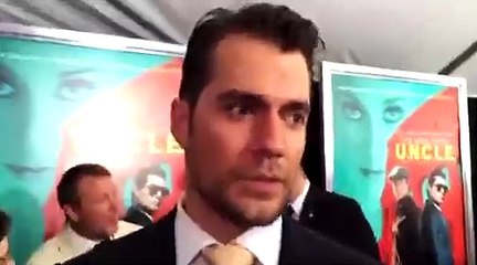 El actor Henry Cavill enloquece al ver a Shakira