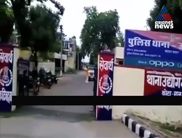 അമ്മയുടെ നഗ്നചിത്രം വാട്‌സ്ആപ്പിലൂടെ ബന്ധുക്കള്‍ക്ക് അയച്ചുകൊടുത്തു; മകന്‍ പിടിയില്‍