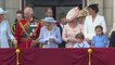 Jubilé d'Elizabeth II: la reine apparaît une seconde fois au balcon de Buckingham Palace entourée de sa famille