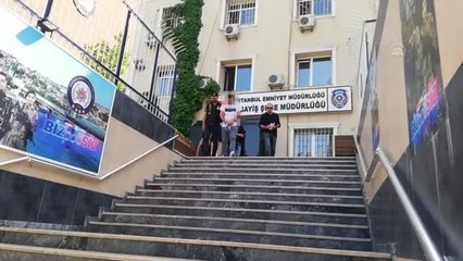 Bakanlıktan aradıklarını söyleyerek esnafı dolandıran 5 şüpheli tutuklandı