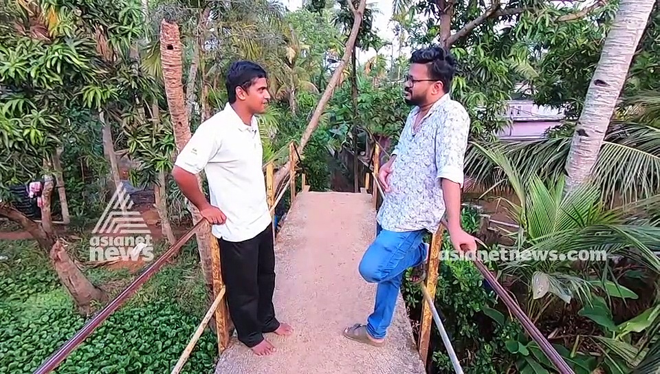 കാലികളെ വളർത്തി രോഗികളെ നോക്കുന്ന ചെറുപ്പക്കാരൻ