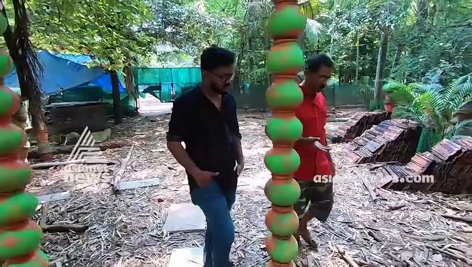 എമു മുതൽ അണ്ണാൻ വരെയുള്ള മൃഗങ്ങൾ ഒരുമിച്ച് ജീവിക്കുന്ന ഇടം.. ലിംക ബുക്ക് ഓഫ് റെക്കോഡ്സിൽ കയറിപ്പറ്റിയ ആകാശ കുട