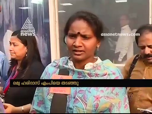 'ആശയം കൊണ്ട് മത്സരിച്ചോളൂ, പക്ഷേ കയ്യാങ്കളി തരംതാണ രീതി'യെന്ന് രമ്യ