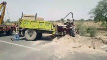ट्रक से टकराया अवैध रेता का ट्रेक्टर, बजरी तस्कर की मौत...देखें वीडियो