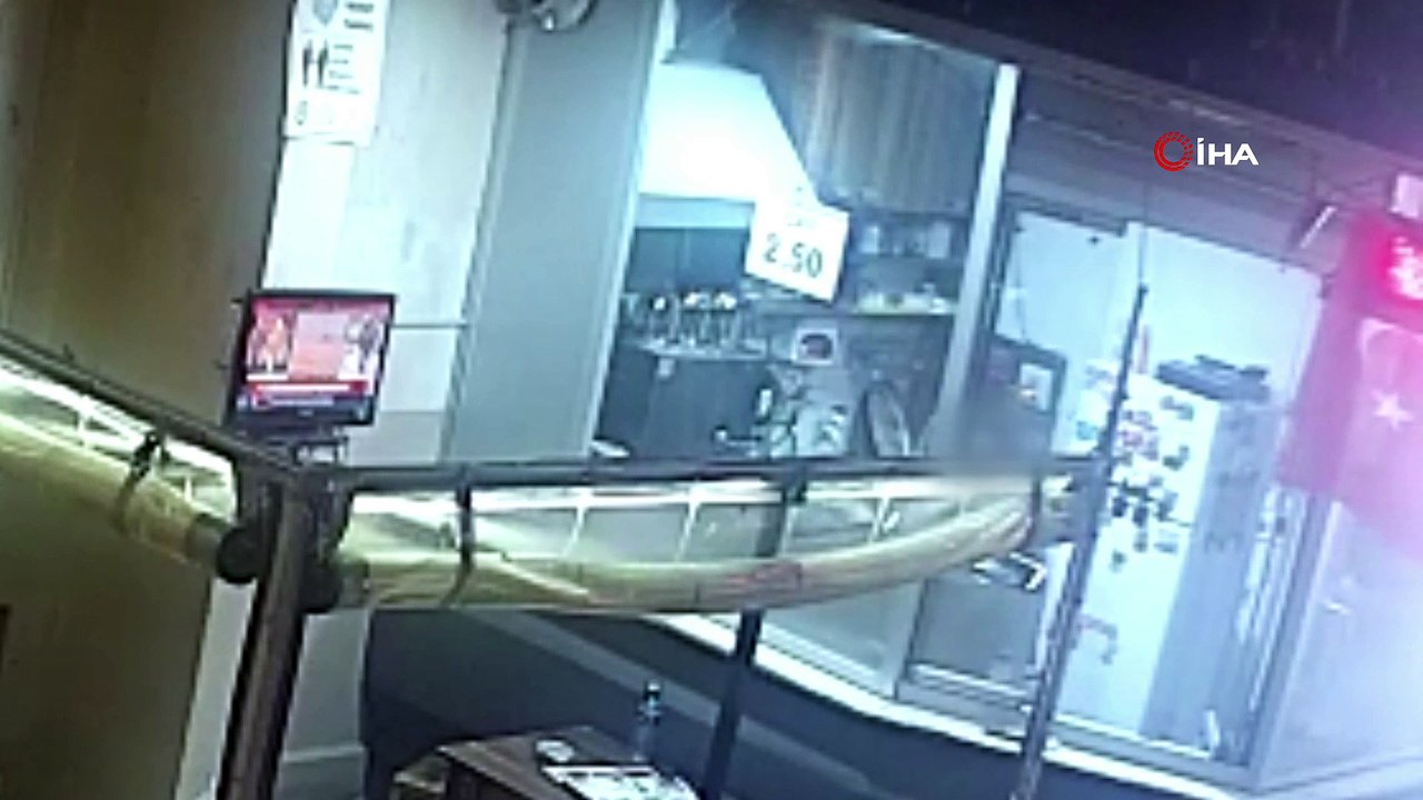 Başımıza bunlarda çıktı: Paten takarak çalmaya başladılar