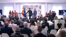 İspanya hükümeti, eski basketbolcu Pau Gasol'a üstün liyakat nişanı verdi