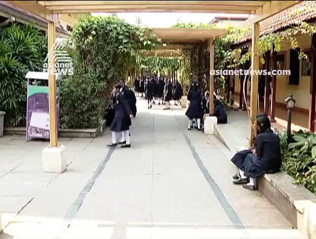 ഇന്റർനാഷണൽ ലെവലിൽ  സർക്കാർ സ്‌കൂൾ; എന്തുകൊണ്ട് പ്രദീപ് കുമാറിന് ടിഎൻജി പുരസ്‌കാരം