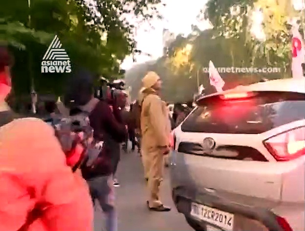 മരട് ഫ്ലാറ്റ് പൊളിക്കലിൽ  നഷ്ടങ്ങൾ ഉണ്ടായത് യഥാർത്ഥത്തിൽ ആർക്കെല്ലാം; കവർ സ്റ്റോറി ചർച്ച ചെയ്യുന്നു