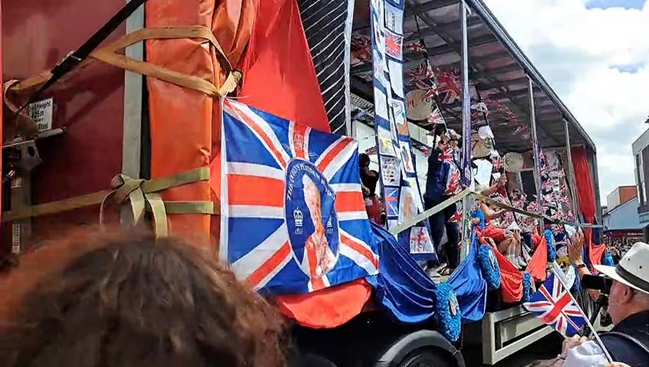 Watch this Platinum Jubilee themed float at Stowmarket Carnival 2022