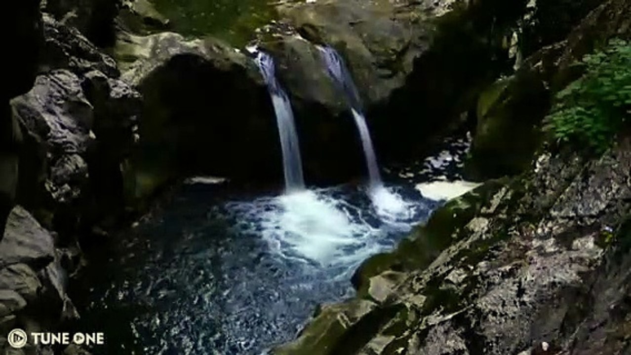 water fountain-Relaxing guitar music