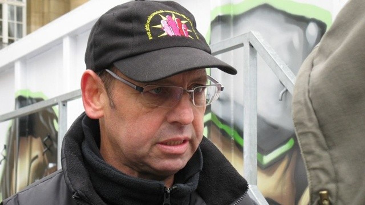 Killerspiele-Aktion Stuttgart 2009 - Video von der Spieleentsorgung