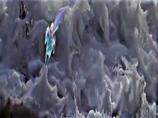 AMZING-KEKUATAN ES MENGHENTIKAN SUNAMI