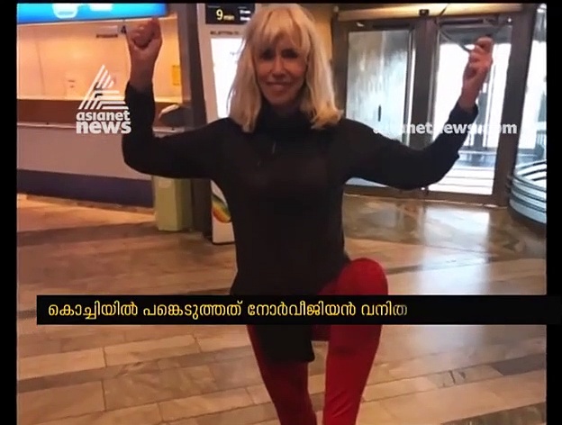 പ്രതിഷേധത്തില്‍ പങ്കെടുത്ത വിദേശ വനിതയെ ചോദ്യം ചെയ്തു, രാജ്യം വിടാന്‍ നിര്‍ദ്ദേശം