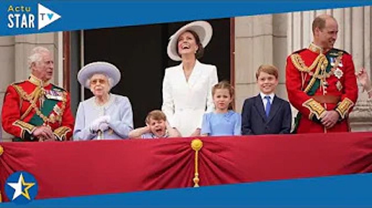 Jubilé d'Elizabeth II : la famille royale (presque) au complet au balcon, George, Charlotte et Louis